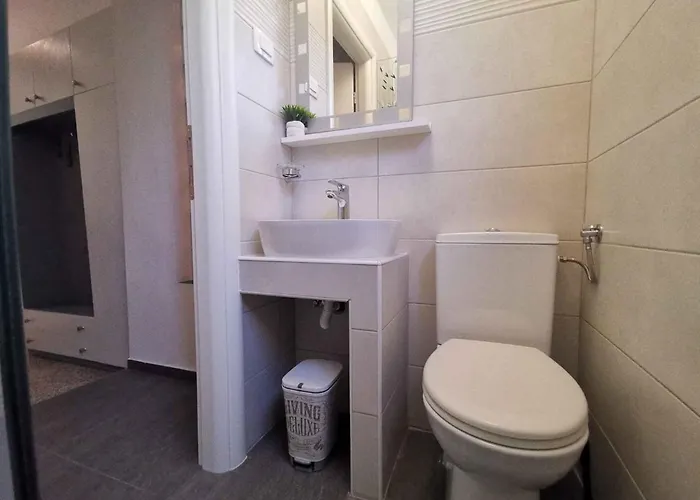 In 5155 Apartment *