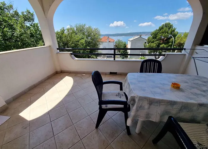 Apartment In 5155 *