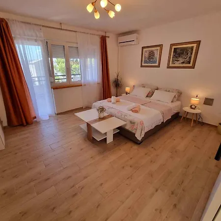 In 5155 Apartman