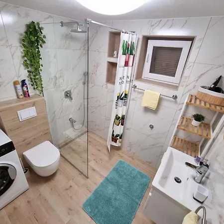 In 5155 Apartman *